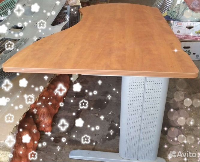 Компьютерный стол
