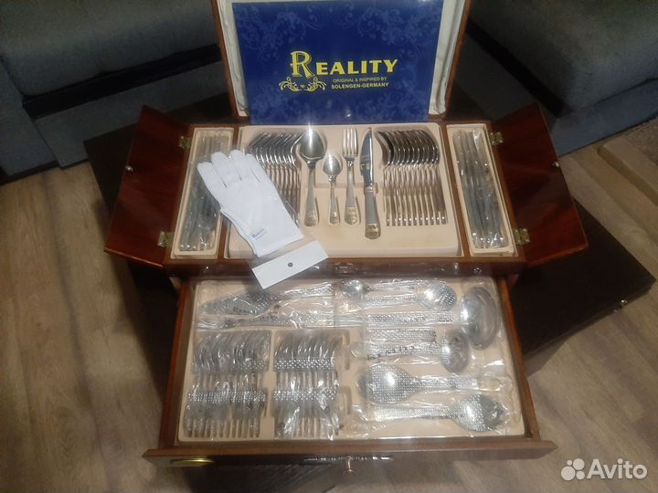 Набор столовых приборов на 12 персон
