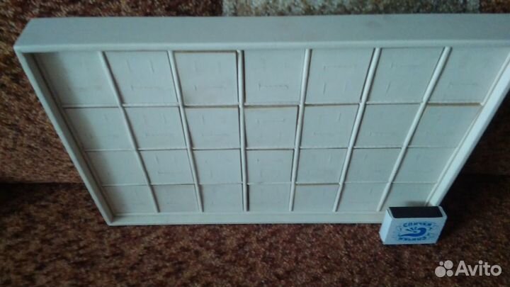 Подставка под ювелирные изделия или значки,монеты