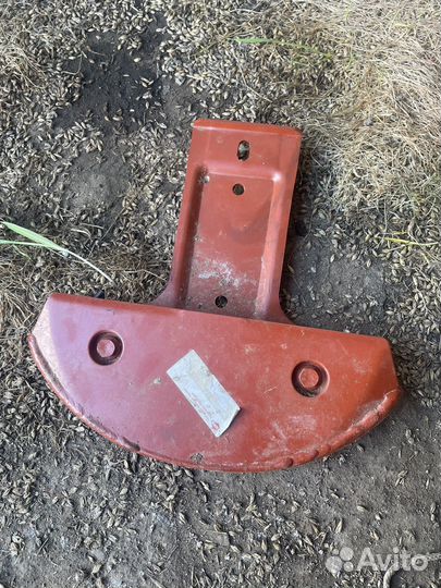 Защитный диск редущего аппарата косилки kuhn