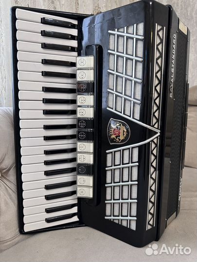 Аккордеон royal standard