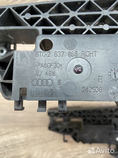 Кронштейн ручки двери Audi A4,5,6,7 Q5