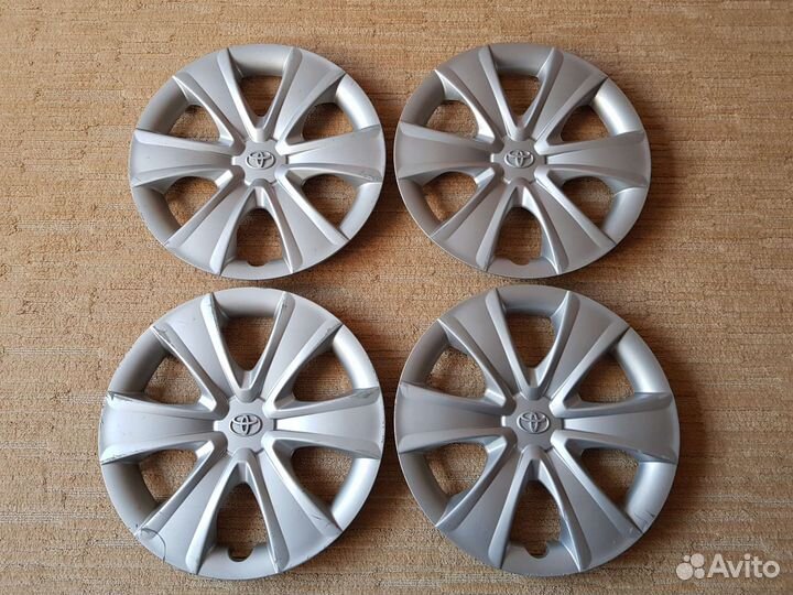 Колпаки колесные Toyota R16 оригинал