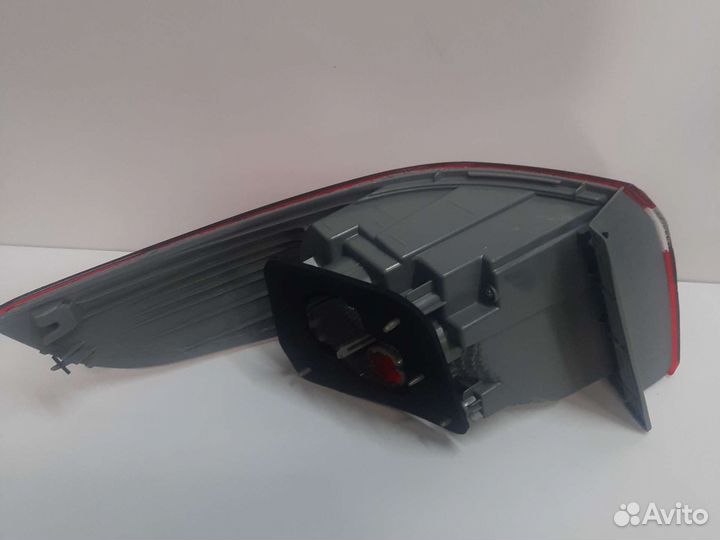 Фонарь правый Kia Rio 11-15