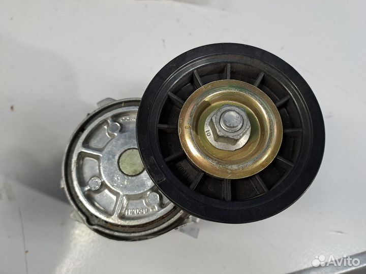 Натяжной ролик ремня генератора Opel Vectra C 2002