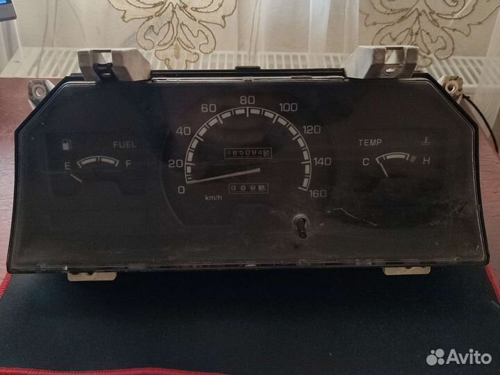 Панель приборов щиток Mitsubishi L300 Delica