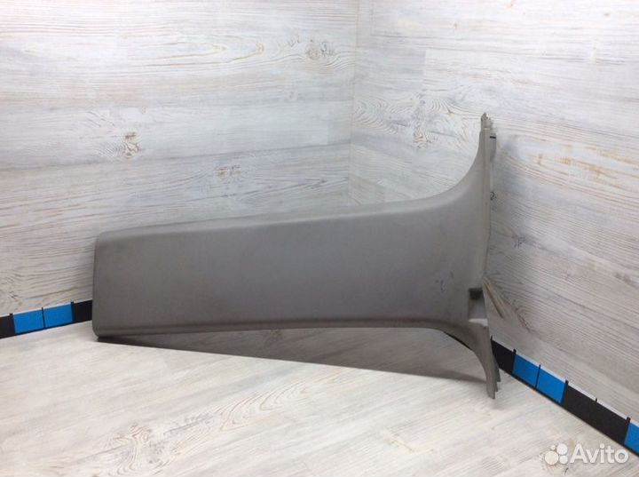 Обшивка стойки левая Mitsubishi Pajero/Montero