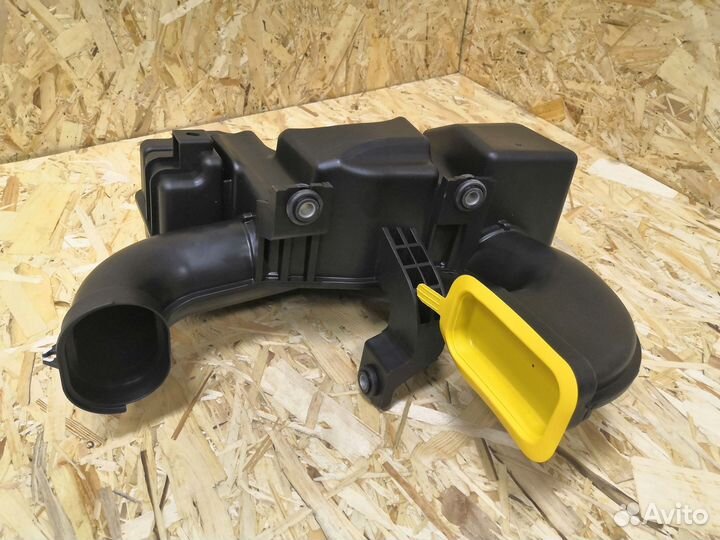 Резонатор воздушного фильтра Hyundai Solaris