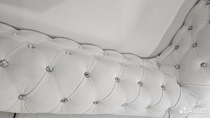 Кожаный диван бу