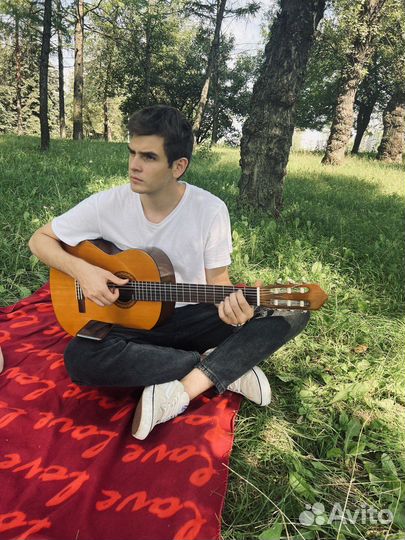 Репетитор по игре на гитаре