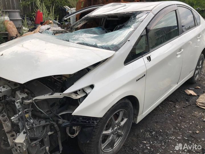Toyota prius 3 в авторазборе б\у запчасти