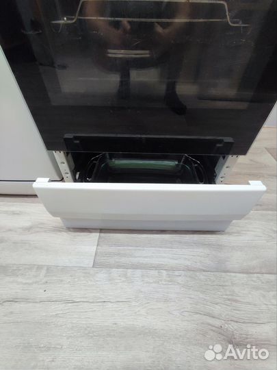 Продаëтся электрическая плита Hansa fccws580977