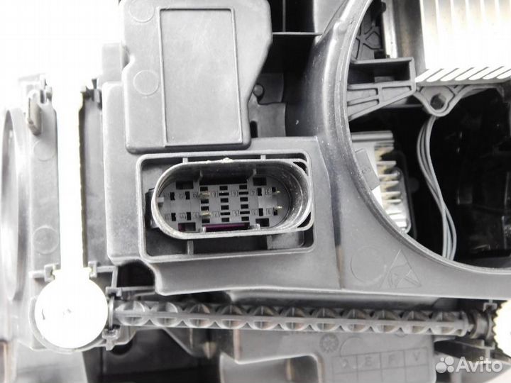 Фара правая Mercedes-Benz GLE