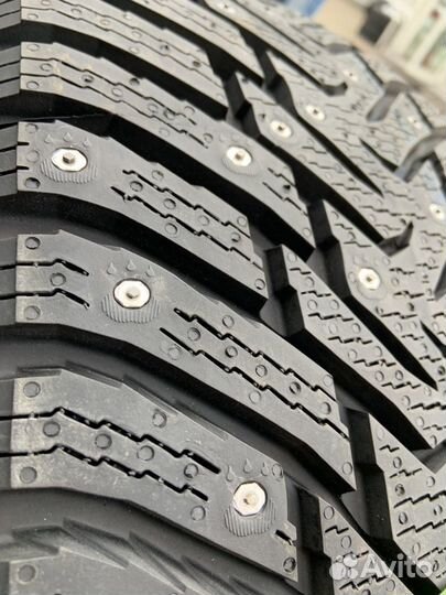 Nokian Tyres Hakkapeliitta 8 255/45 R19 и 285/40 R19 104H