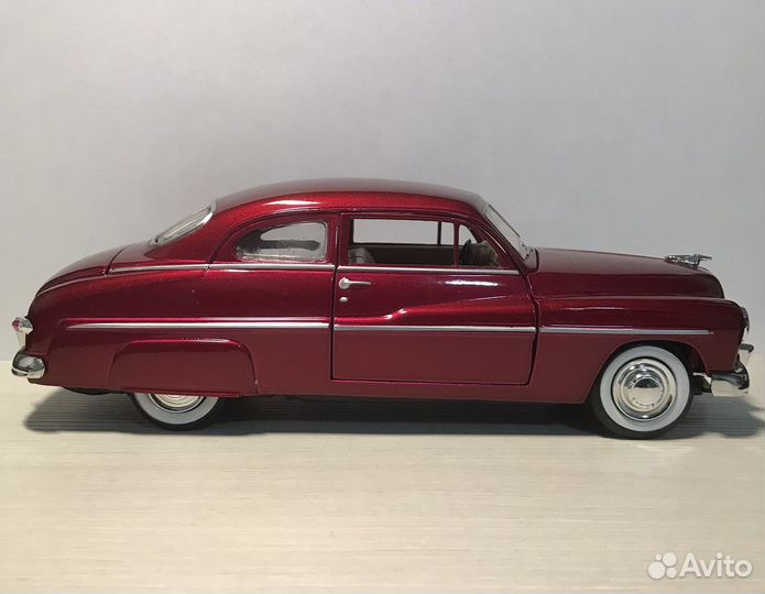 Модель автомобиля 1:24 Mercury coupe