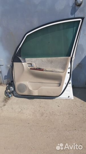 Двери на toyota corolla spacio