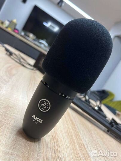 Микрофон AKG P120