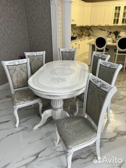 Стол Версачи Лапка