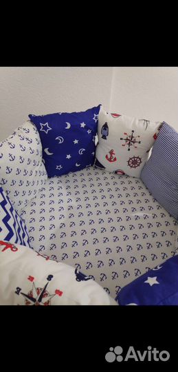 Детская кроватка с маятником круглая