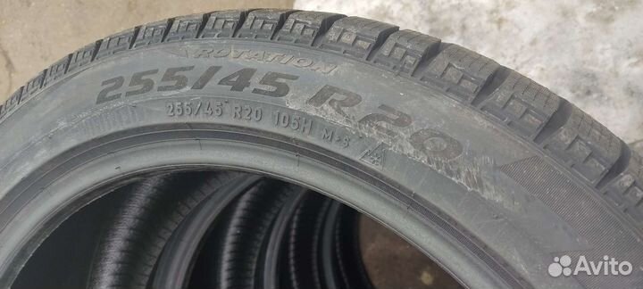 Pirelli Ice Zero FR 255/45 R20 105H