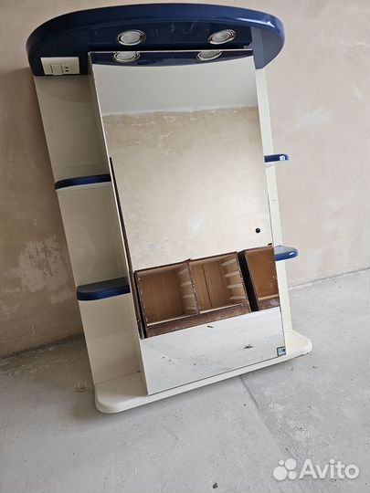 Шкаф с зеркалом в ванную б/у