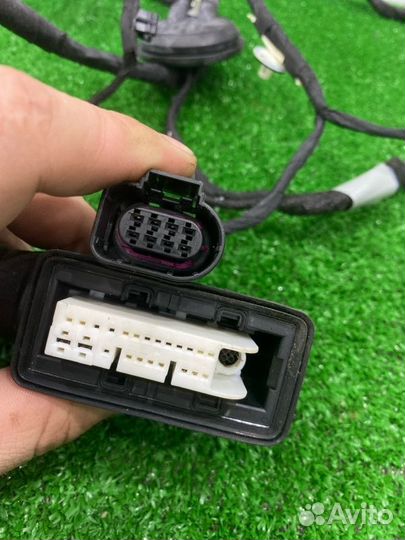 Проводка двери передняя правая Audi A4 B9 CYR 2017