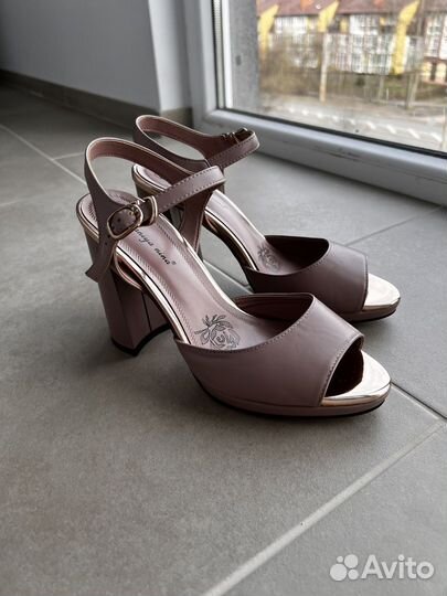 Босоножки 38р