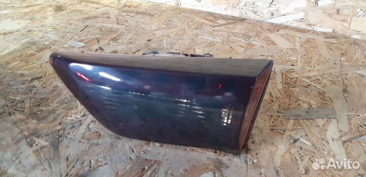 Фонарь задний внутренний левый Infiniti