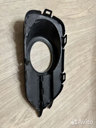 Решетка противотуманки vw tiguan 2011-2016