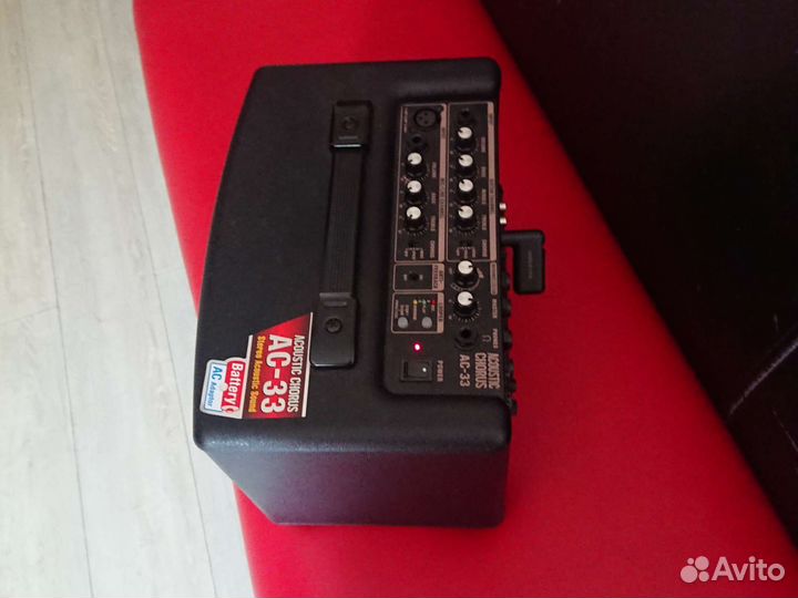 Roland AC-33 гитарный комбоусилитель