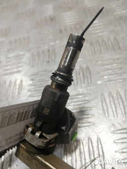Форсунка двигателя Opel Zafira B