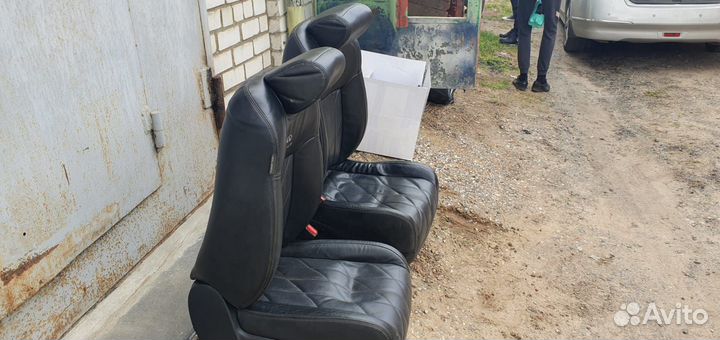 Сиденья комплект Infiniti FX35 37 50/QX70 S51