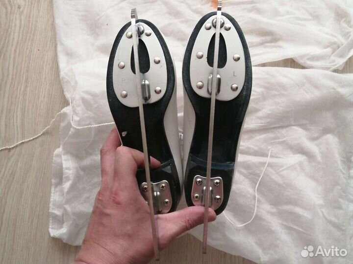 Коньки белые фигурные 34 размер