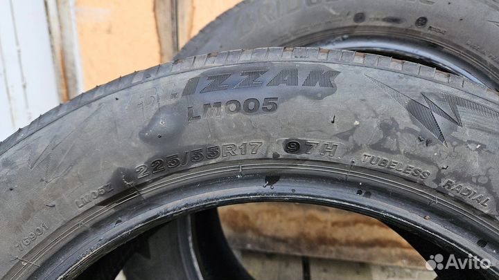 Bridgestone Blizzak LM-005 225/55 R17 97H