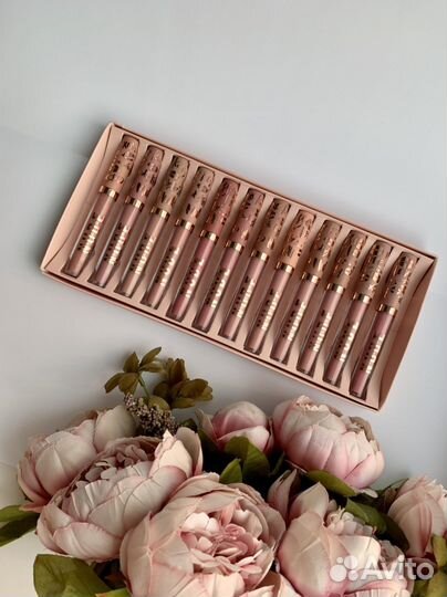 Матовый блеск для губ nude 100