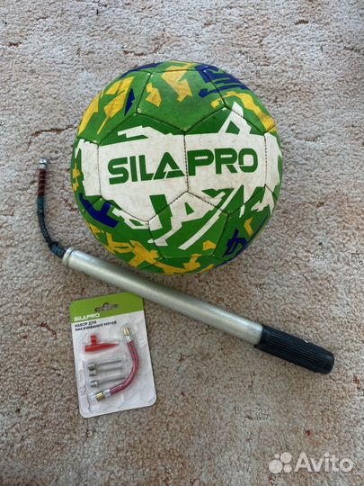 Футбольный мяч + насос и игла