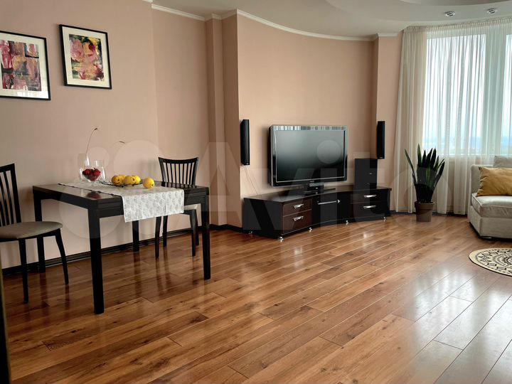 2-к. квартира, 75 м², 8/17 эт.