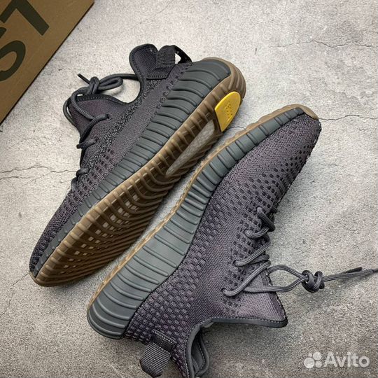 Кроссовки Adidas Yeezy Boost 350 v2 Cinder (36-45)