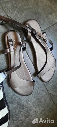 Сандалии новые пакетом 39 раз