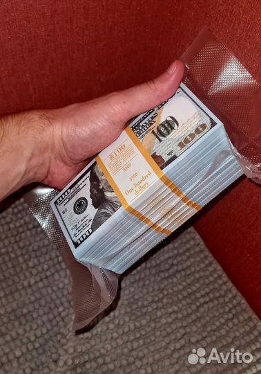 Сувенирные деньги в вакууме 100 долларов