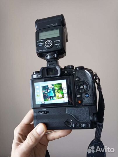 Фотоаппарат Olympus OM-D E-M1 Mark комплект
