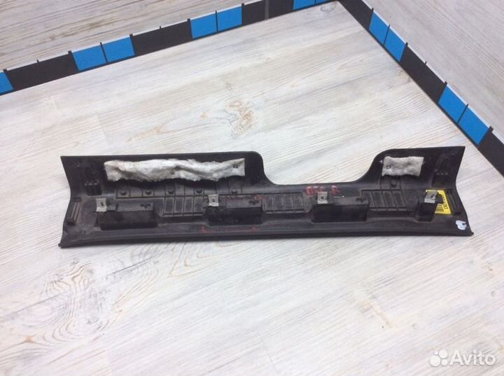 Накладка порога (внутренняя) передняя правая