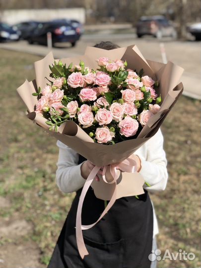 Букет из кустовой розы. Доставка цветов