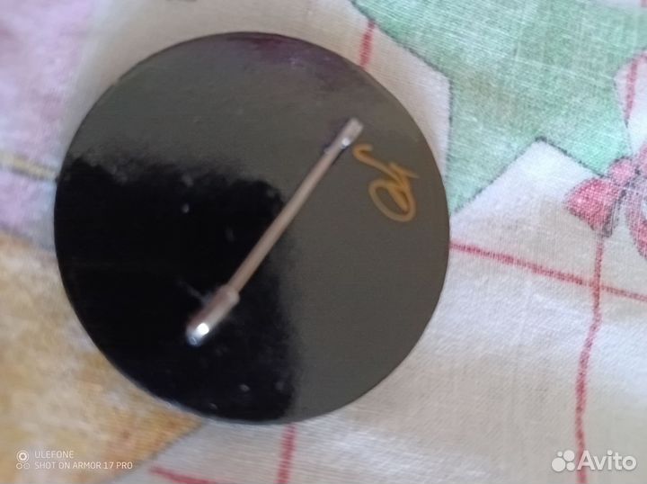 Брошь деревянная