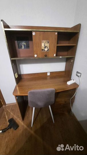 Компьютерный письменный стол