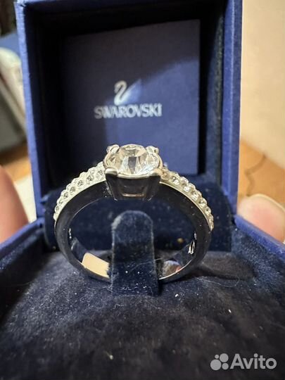 Swarovski кольцо 18