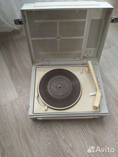 Проигрыватель пластинок СССР