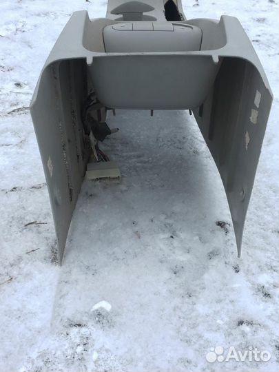 Подлокотник на Hyundai Elantra