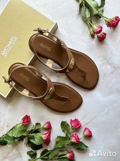 Сандалии Michael Kors Logo Plate Leather Sandal