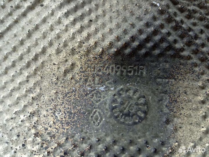 Экран глушителя Renault Logan